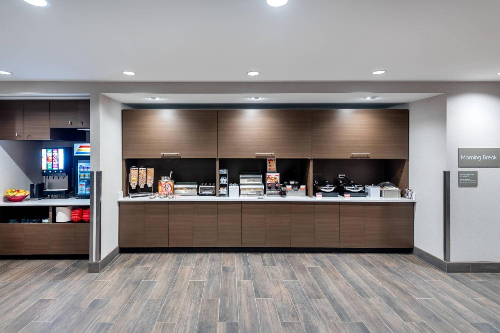 Towneplace Suites By Marriott Уайтфиш Екстериор снимка