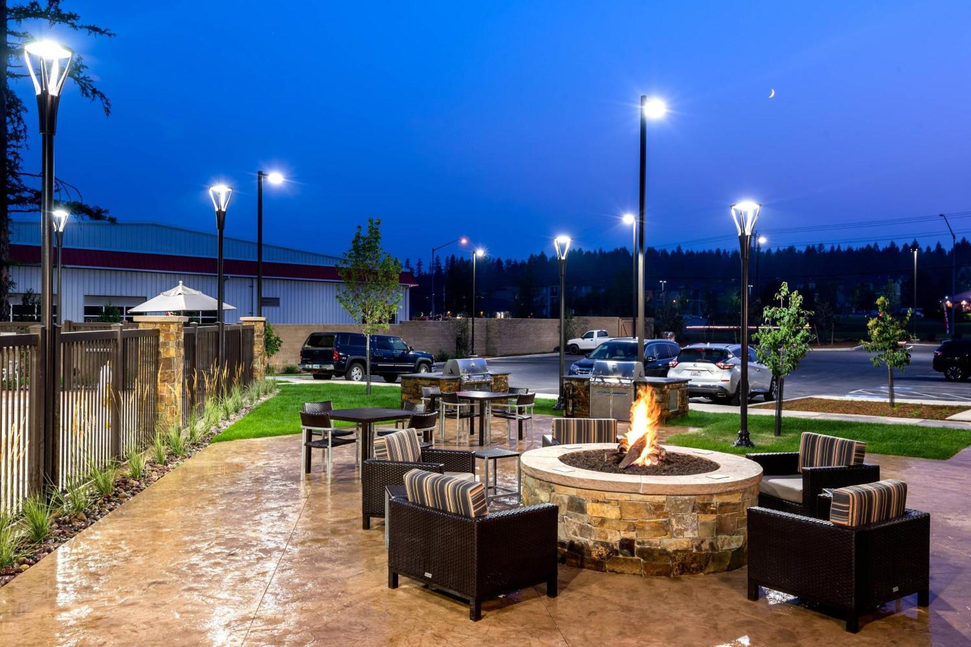 Towneplace Suites By Marriott Уайтфиш Екстериор снимка